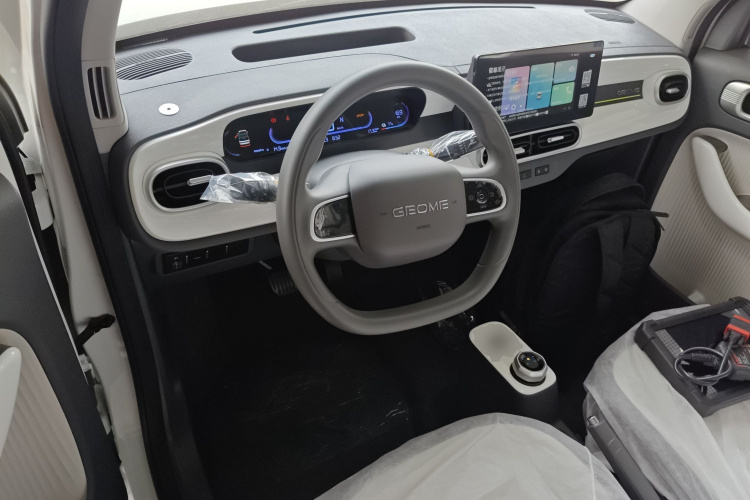 吉利银河 熊猫 2025款 210km 元气熊中控内饰12