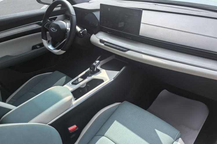 吉利汽车 帝豪L HiP 2022款 1.5TD-DHT Pro 100KM Super 睿中控内饰7002