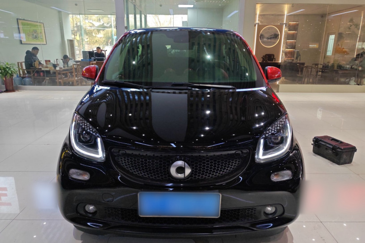 smart forfour 2016款 1.0L 52千瓦激情版车身外观6001