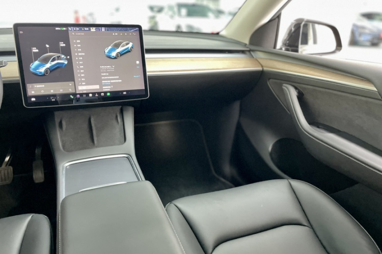 特斯拉 Model Y 2021款 长续航全轮驱动版 3D7中控内饰7006