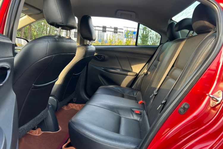 丰田 威驰 2019款 1.5L CVT创行版中控内饰7011