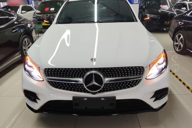 奔驰GLC轿跑 2017款 GLC 200 4MATIC 轿跑SUV车身外观2