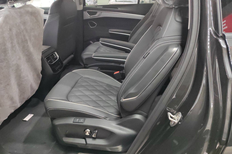 大众 揽境 2025款 380TSI 四驱豪华佳境Pro  众享款 6座中控内饰7001