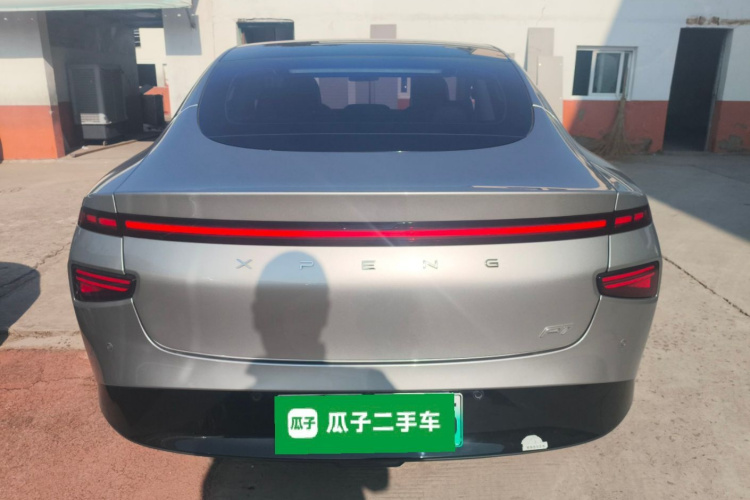 小鹏P7 2022款 480N+车身外观6004