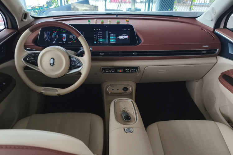 欧拉好猫 2023款 401km标准续航 尊贵型 磷酸铁锂中控内饰12