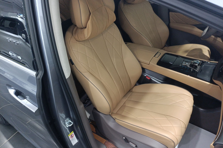 腾势D9 2022款 DM-i 970 四驱旗舰型局部细节41