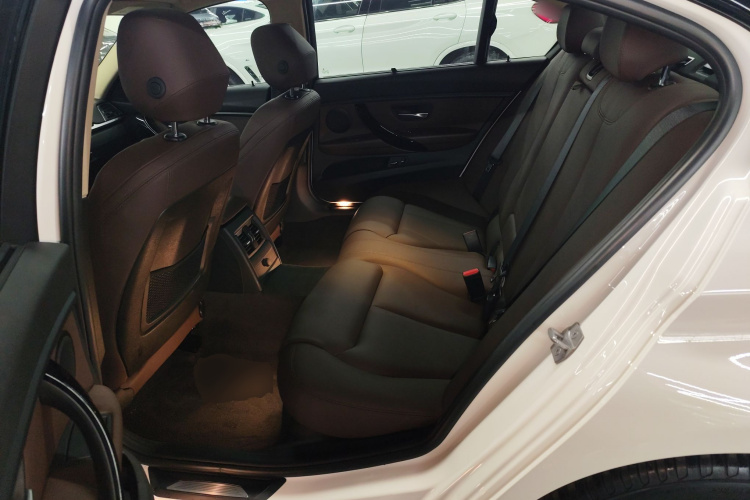 宝马3系 2019款 320Li M运动套装中控内饰21