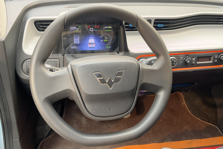 五菱汽车 宏光MINIEV 2022款 自在款 三元锂中控内饰7002