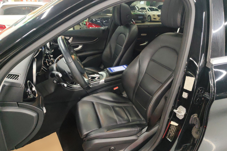 奔驰C级 2016款 C 200 L 4MATIC 运动版局部细节19