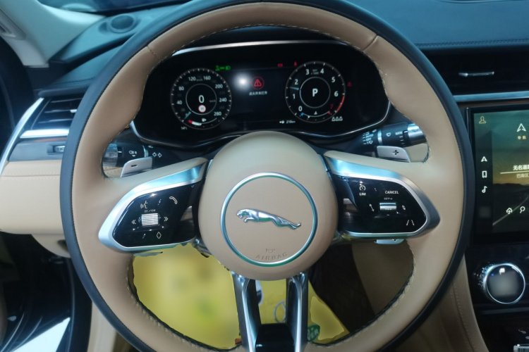 捷豹XFL 2022款 XFL 2.0T P250 两驱尊享豪华版中控内饰13