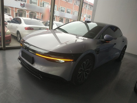 极氪007 2025款 后驱智驾版 75kWh