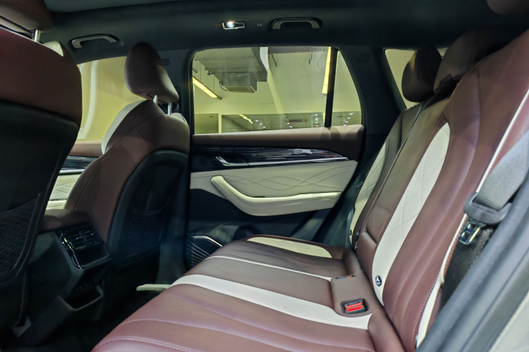 吉利汽车 星越L 2024款 2.0TD 高功自动两驱云起版中控内饰7002