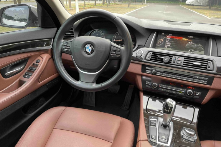 宝马5系 2017款 525Li 领先型中控内饰7002