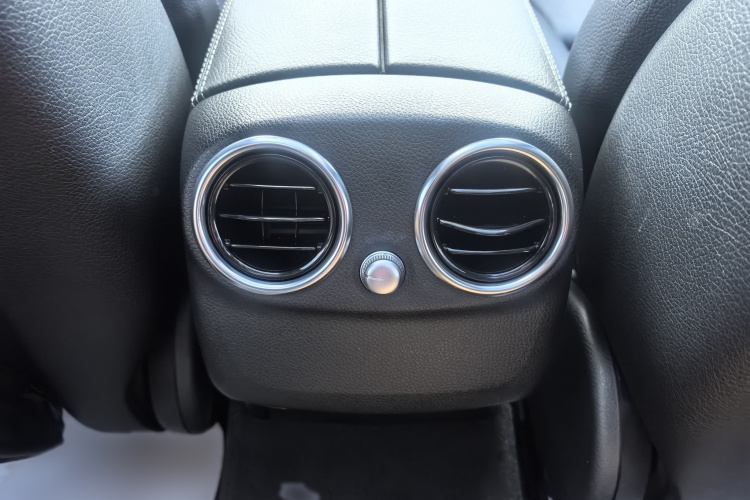 奔驰C级 2016款 C 200 L 运动型中控内饰7008