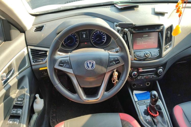 长安 逸动 2015款 1.6L 自动俊酷型 国V局部细节13