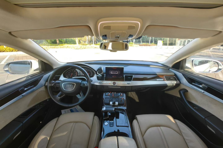 奥迪A8 2013款 A8L 45 TFSI quattro舒适型中控内饰7007