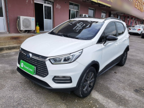 比亚迪 元新能源 2018款 EV360 智联炫酷型