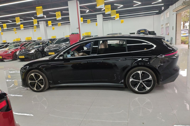 蔚来ET5T 2024款 75kWh Touring车身外观4