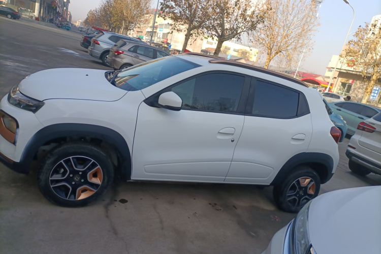 东风纳米EX1 2023款 PRO 轻风版闪电型车身外观4