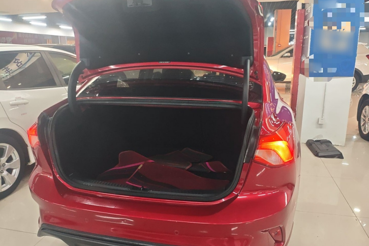 福特 福克斯 2020款 三厢 1.5L 自动锋跃型中控内饰23