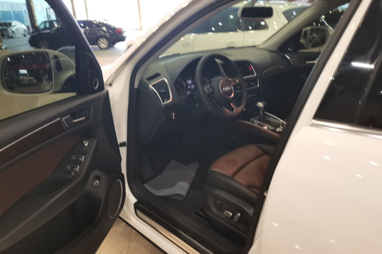 奥迪Q5 2016款 40 TFSI 舒适型局部细节19
