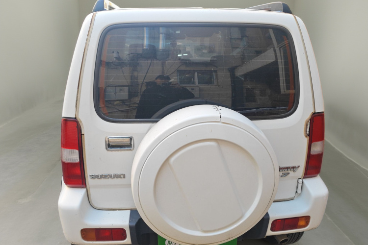 铃木 吉姆尼 2015款 1.3 MT JLX车身外观6