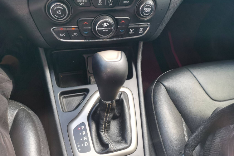 Jeep 自由光 2017款 2.4L 领先智能版局部细节18