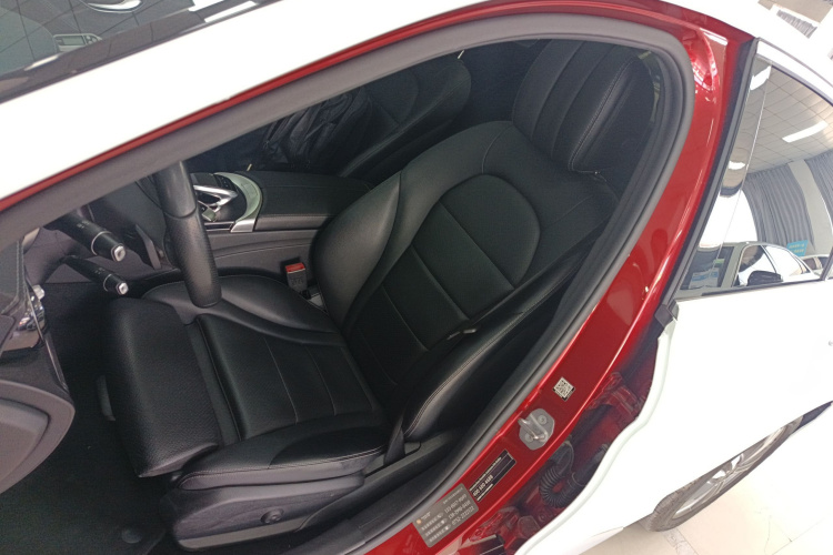 奔驰C级 2017款 改款 C 200 L 运动版中控内饰19