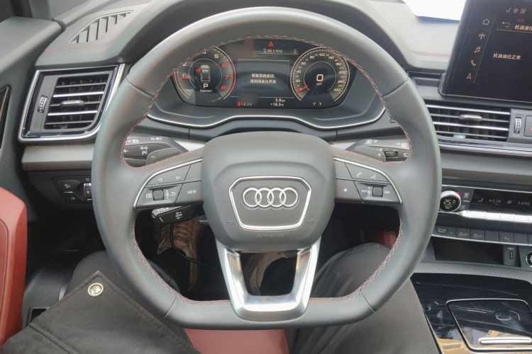 奥迪Q5L 2025款 40 TFSI 豪华动感型局部细节13