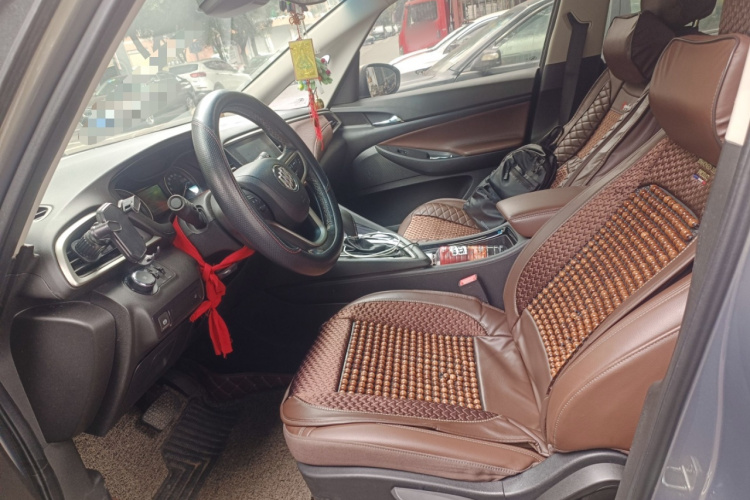 别克GL6 2018款 18T 6座豪华型中控内饰19