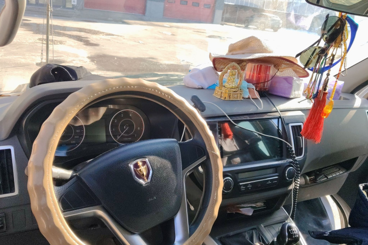 金杯海狮王 2021款 2.0L城运王系列畅运型高顶6座1TZS中控内饰12