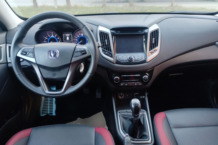 长安 逸动 2016款 XT 1.6L 手动俊酷型中控内饰7002