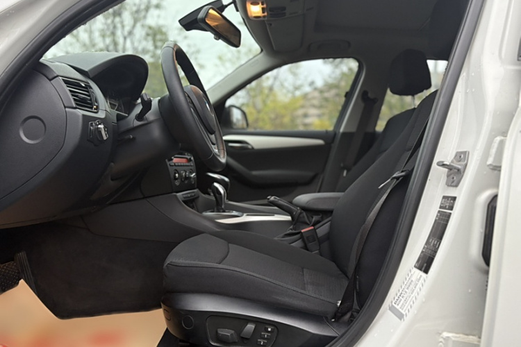 宝马X1 2014款 sDrive18i 时尚型中控内饰7004