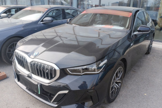 宝马i5 2024款 eDrive 35L M运动套装