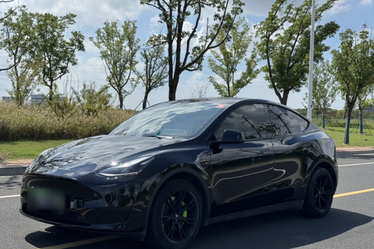 特斯拉 Model Y 2022款 改款 后轮驱动版车身外观1