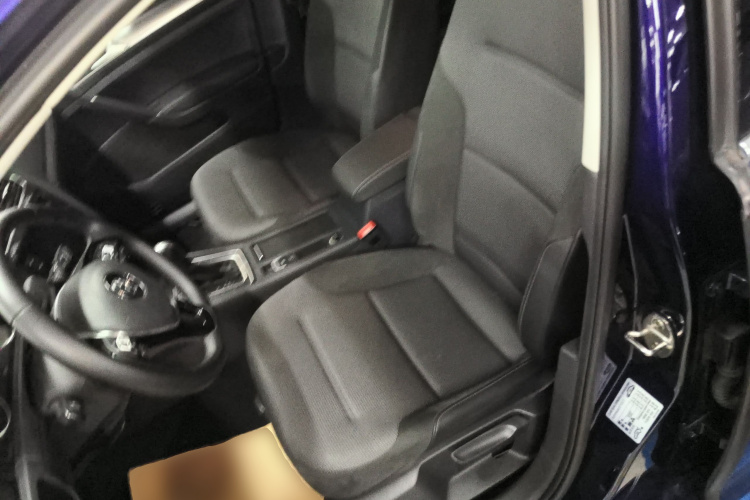 大众 高尔夫 2019款 1.6L 自动舒适型 国V中控内饰19