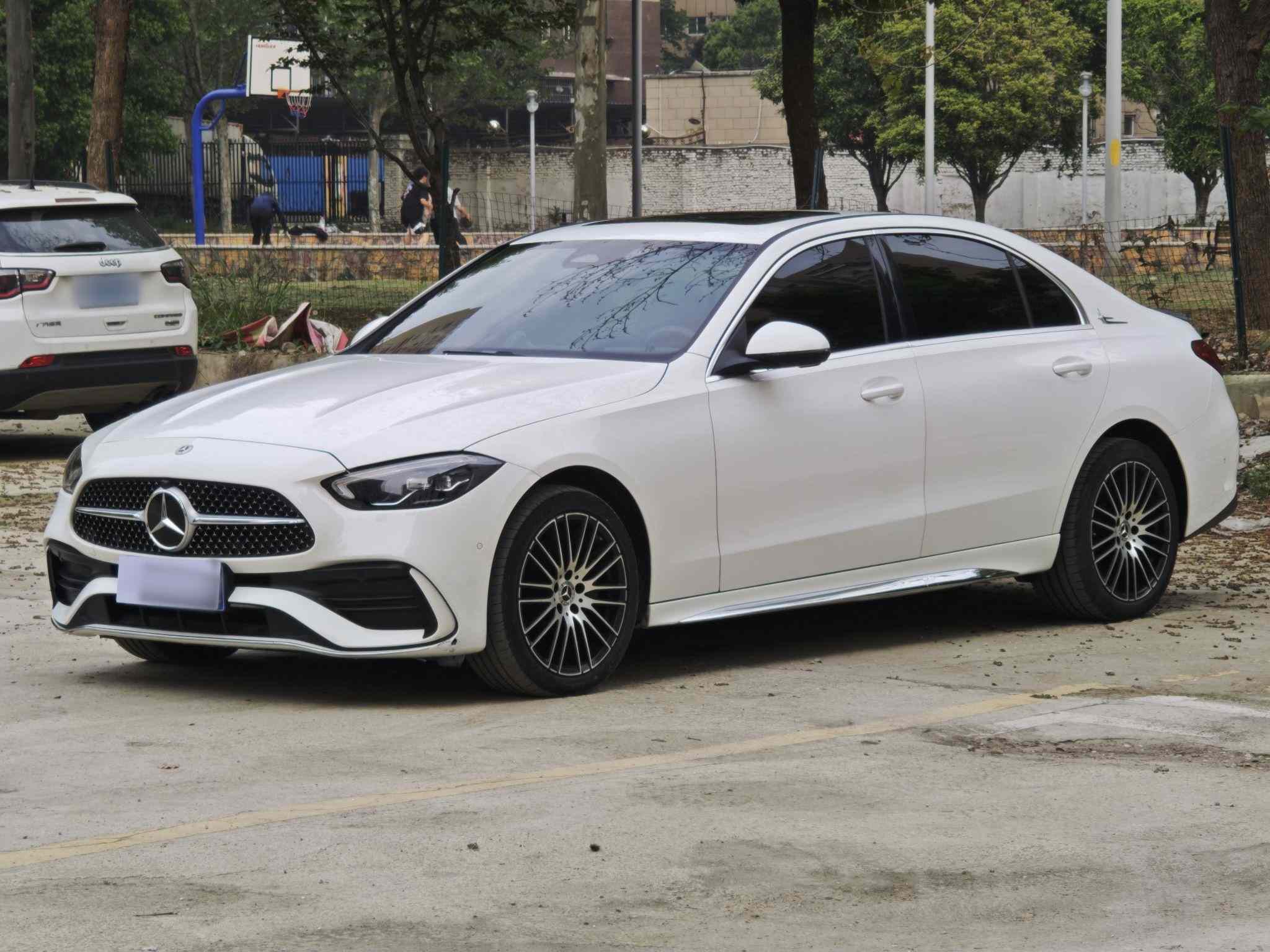 奔驰C级 2023款 改款 C 200 L 运动版(1)