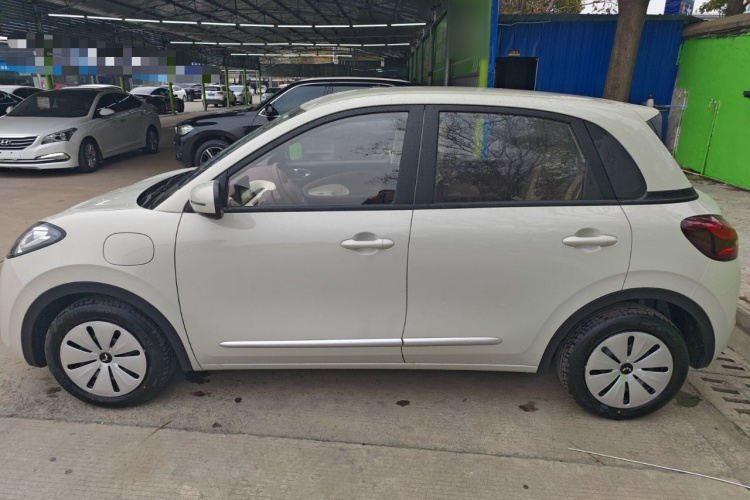 五菱汽车 五菱缤果 2025款 203km 轻享款车身外观4