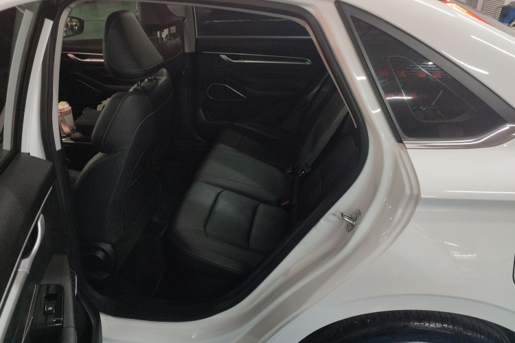 吉利汽车 帝豪 2023款 第4代冠军版 1.5L CVT尊贵型中控内饰21