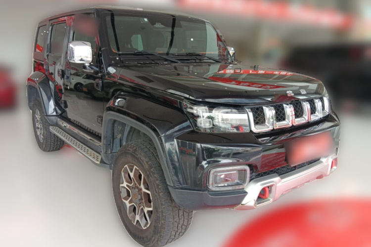 北京越野 北京BJ40 2019款 PLUS 2.3T 自动四驱尊享版 国VI车身外观3