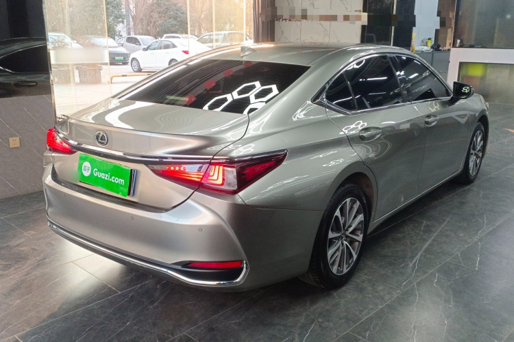 雷克萨斯ES 2022款 200 卓越版车身外观6005
