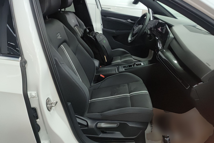 大众 高尔夫 2023款 改款 280TSI DSG R-Line局部细节41