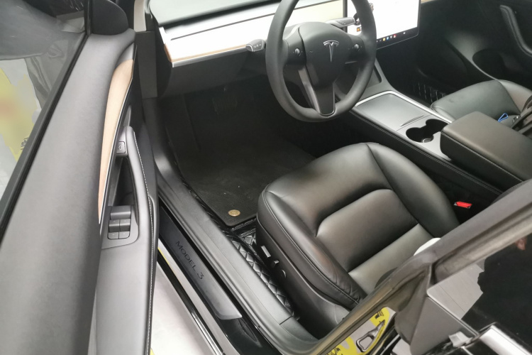 特斯拉 Model 3 2022款 后轮驱动版中控内饰20