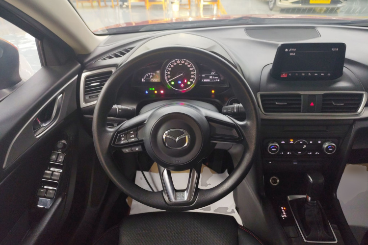 马自达3 昂克赛拉 2019款 云控版 三厢 1.5L 自动豪华型 国VI中控内饰13