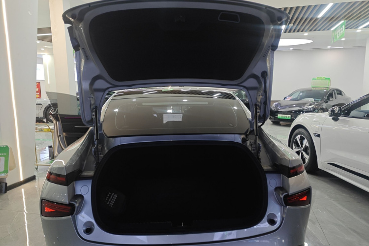 小鹏P7 2020款 670N机舱底盘23