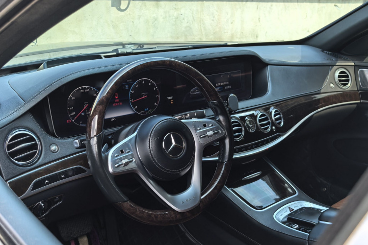 奔驰 迈巴赫S级 2020款 S 450 4MATIC 典藏版中控内饰7001