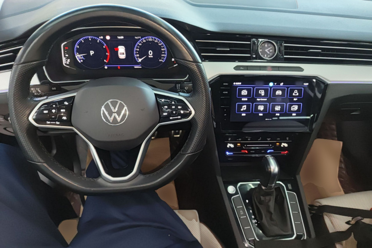 大众 迈腾 2025款 改款 众享款 330TSI DSG豪华型中控内饰12