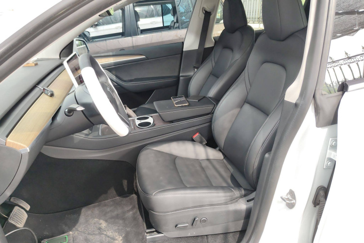 特斯拉 Model Y 2022款 后轮驱动版局部细节19