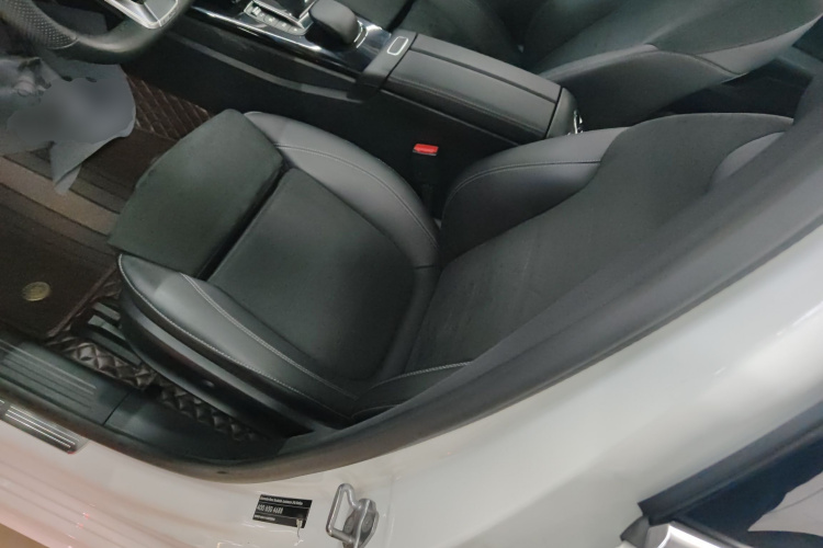 奔驰A级 2021款 A 200 L 运动轿车时尚型中控内饰19