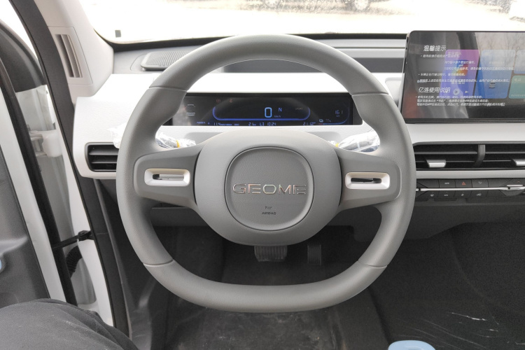 吉利银河 2024款 熊猫mini 200km 耐力熊中控内饰13